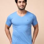 BERRYBLUES Solid Men V Neck Blue T-Shirt
